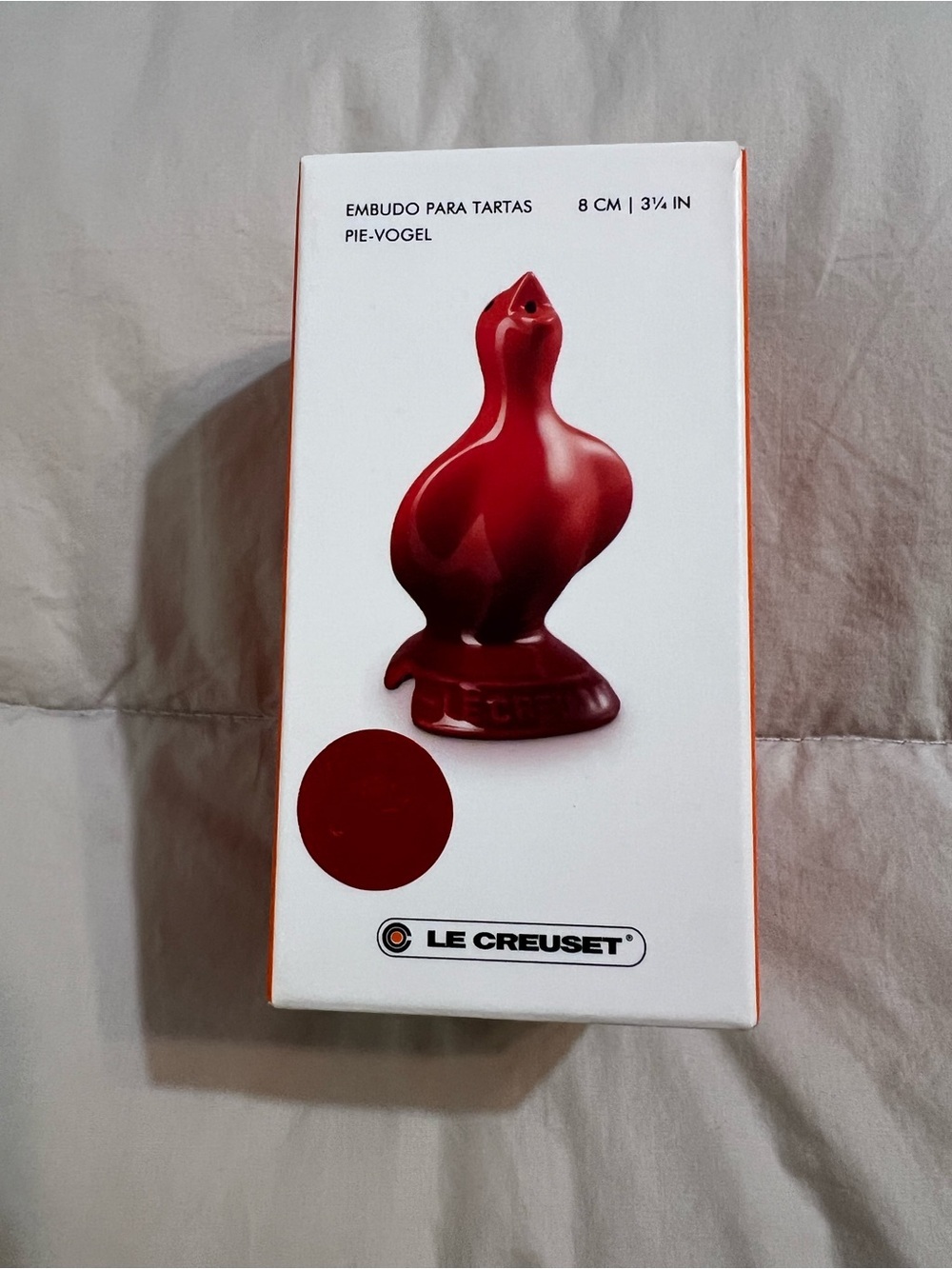 Le Creuset Red Pie Funnel / Pie Vogel